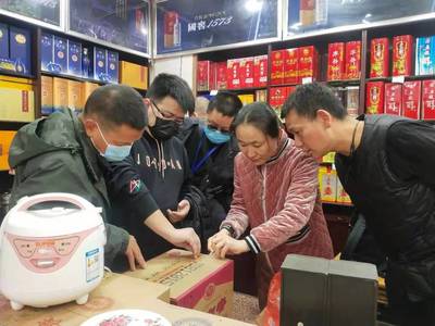 米易縣市場監(jiān)督管理局聯(lián)合打擊侵權假冒專項行動，規(guī)范代理代辦市場秩序